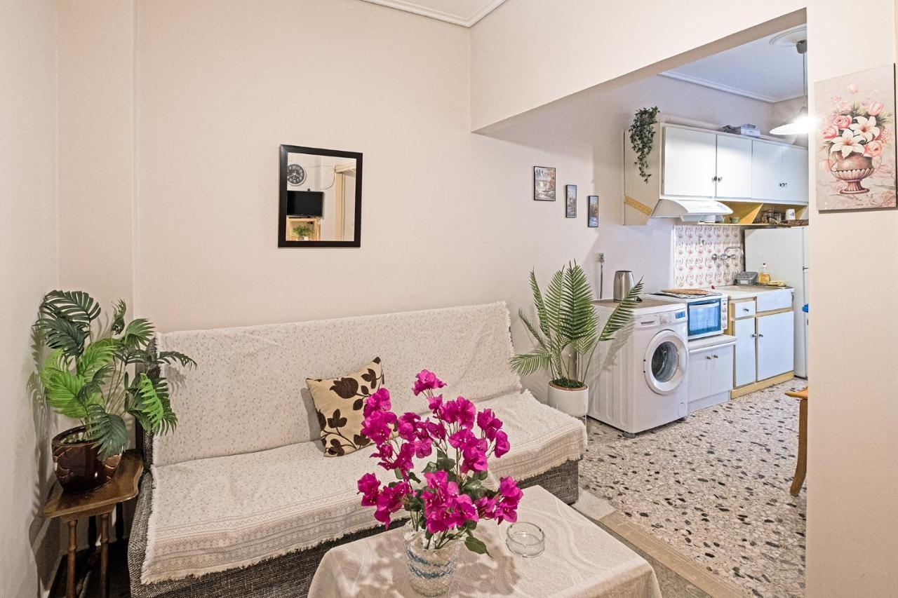 Serenity & Cozy Apartment Kalamata Esterno foto