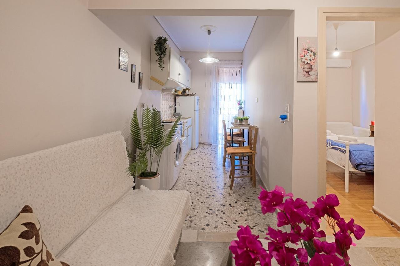 Serenity & Cozy Apartment Kalamata Esterno foto