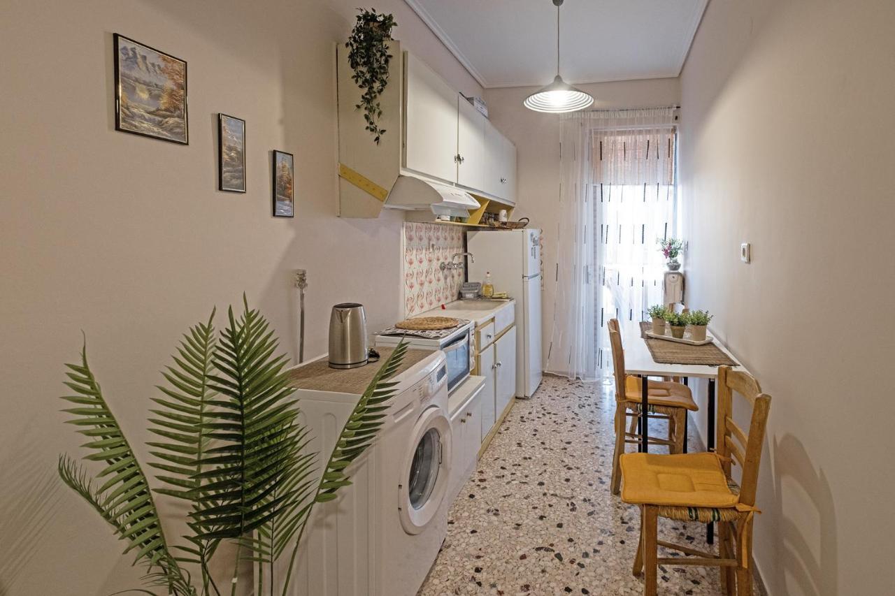 Serenity & Cozy Apartment Kalamata Esterno foto
