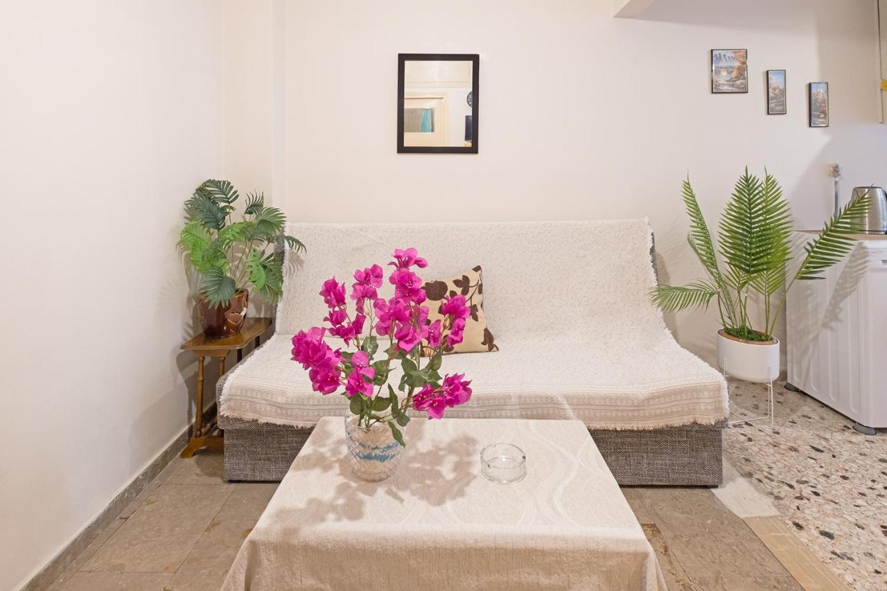 Serenity & Cozy Apartment Kalamata Esterno foto